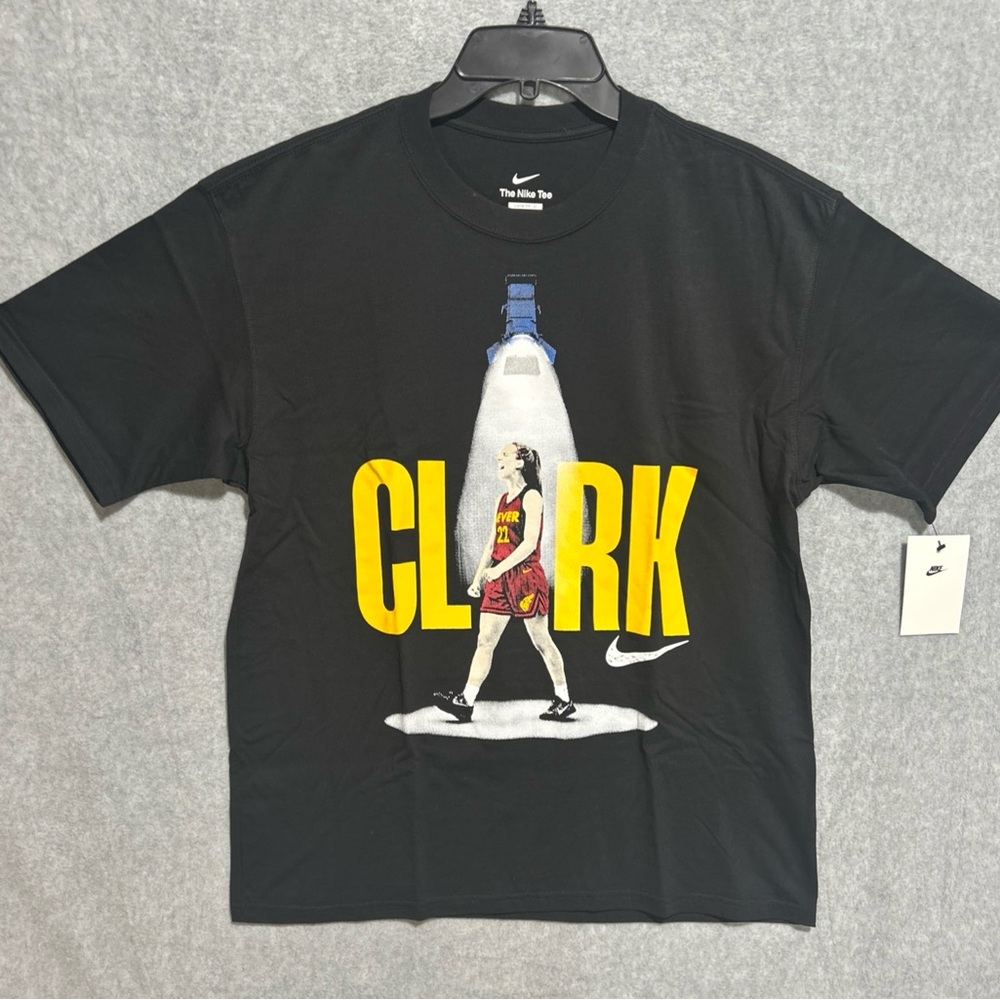 Nike Tee Caitlin Clark BLK Loose Fit T-Shirt Men Sz M & L Brand New With Tags